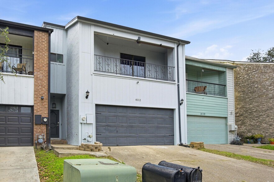 Building Photo - 8112 Scottshill