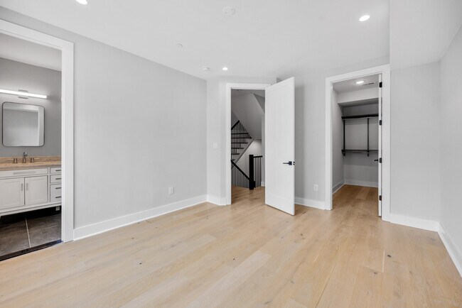Building Photo - 429 Quincy St NW