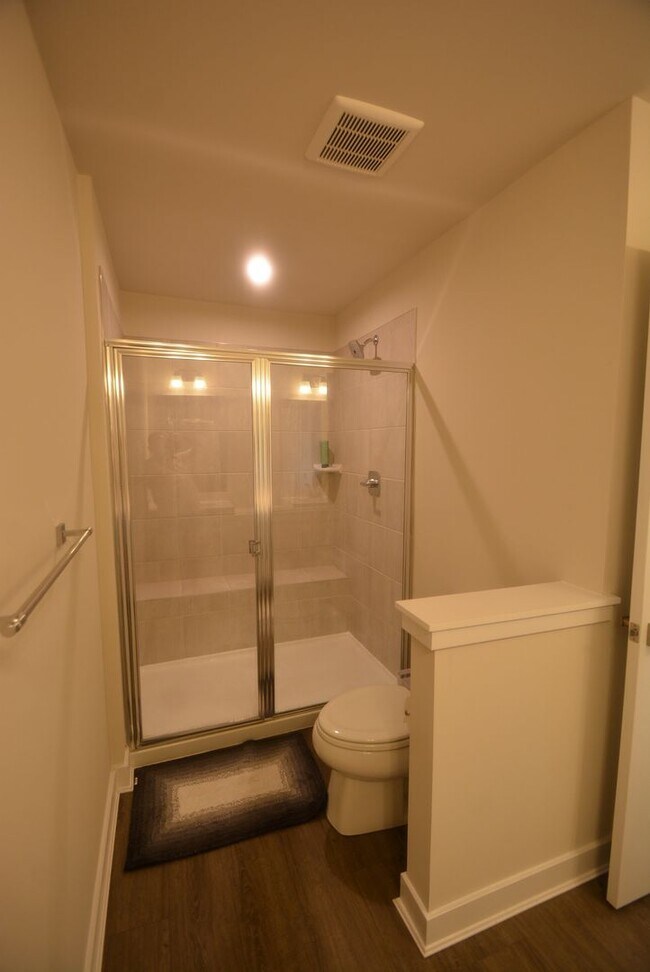 Building Photo - Beautiful and New this 4 Bedroom Townhouse