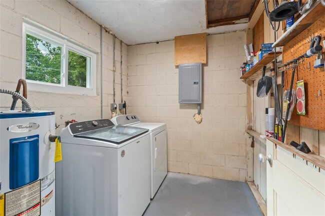 Building Photo - 2503 Highlawn Ave