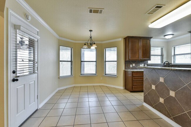 Building Photo - 6905 Deorsam Loop