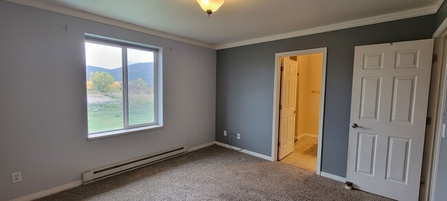 Building Photo - 3 Bed, 2.5 Bath Kalispell Townhome