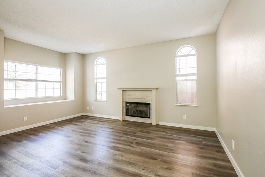 Building Photo - 7217 Chesterton Dr