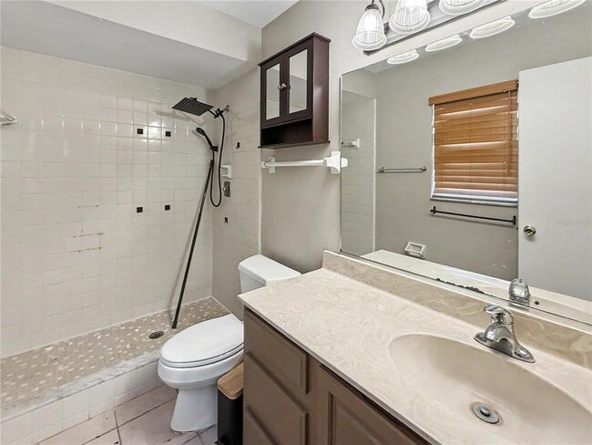 Building Photo - 5365 Winewood Dr