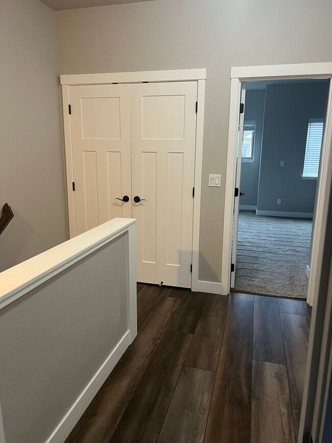 Building Photo - 2 Bedroom 2.5 Bath Townhome in desirable C...