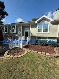 Building Photo - Check out this spacious home with thoughtf...