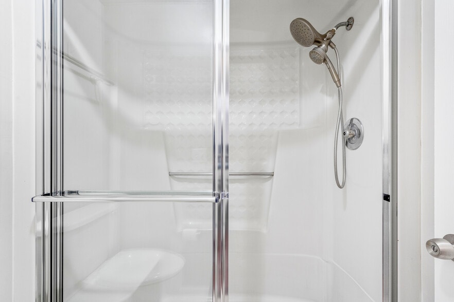 Building Photo - 7360 Ulmerton Rd