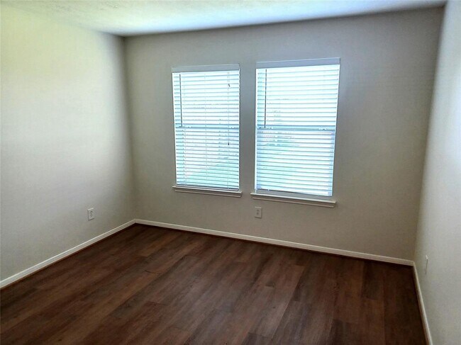 Building Photo - 13414 Beechglen Ln