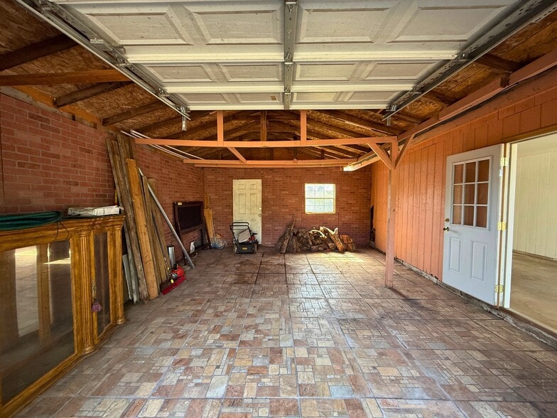 Building Photo - 703 N 7th St