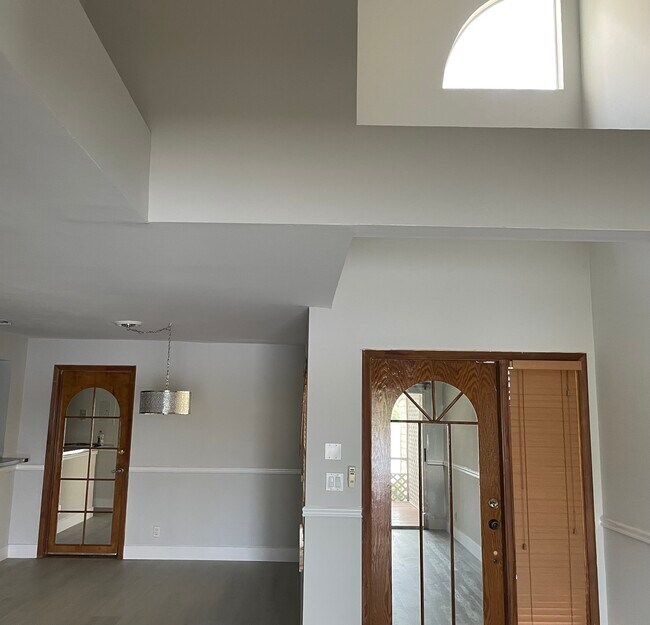Building Photo - 5276 Buckhead Cir