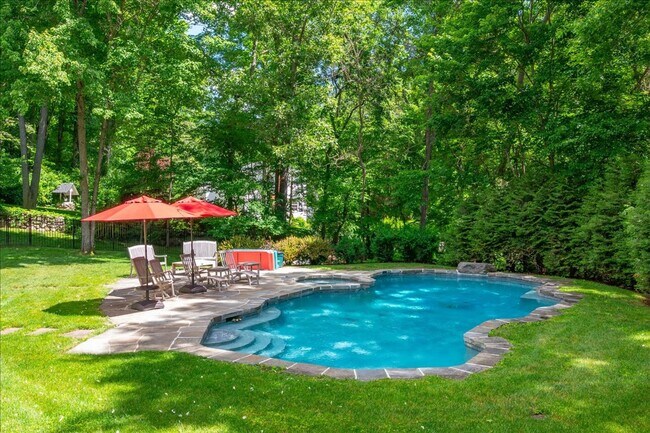 Building Photo - Private Pool, Fireplace & Endless Charm — Cross River, NY