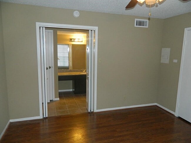 Building Photo - 2120 El Paseo St
