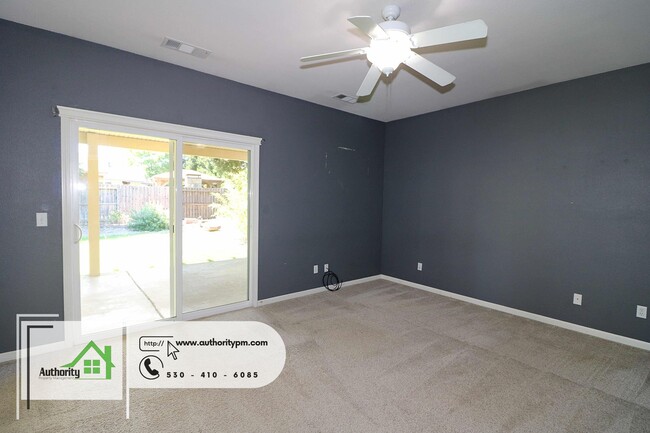 Building Photo - 2631 Queens Way