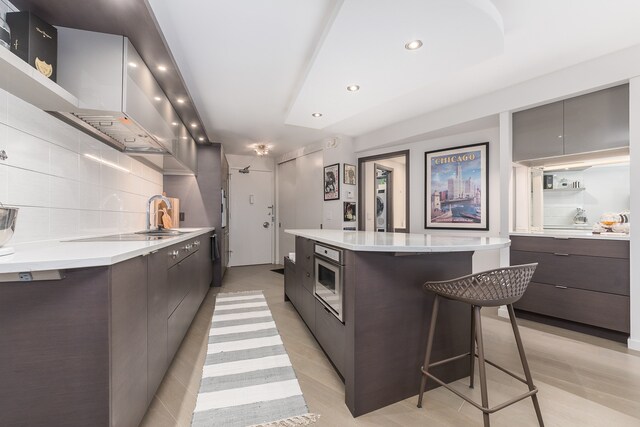 Building Photo - 300 N State St