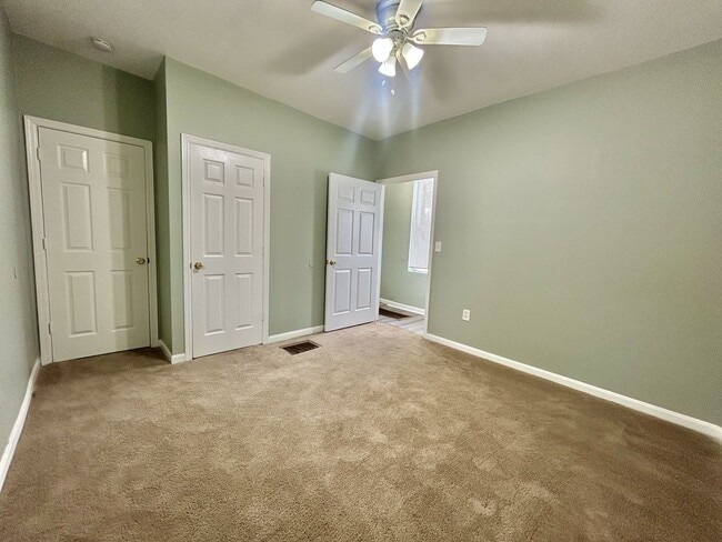 Building Photo - 3062 Kerper Ave