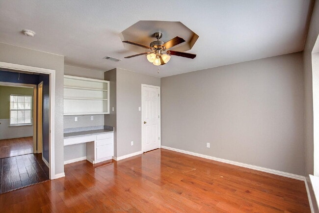 Building Photo - Charming 3 Bedroom Oasis on 2.5 Acres!