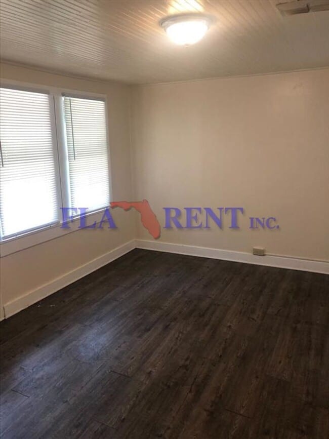 Building Photo - ** 3 BEDROOM/1 BATHROOM in Altamonte Springs**