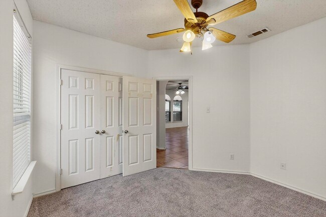 Building Photo - 165 Hirth Dr