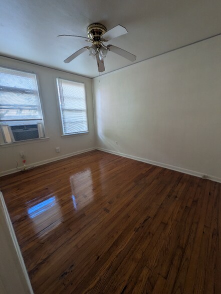 Building Photo - 2225 Wisteria St