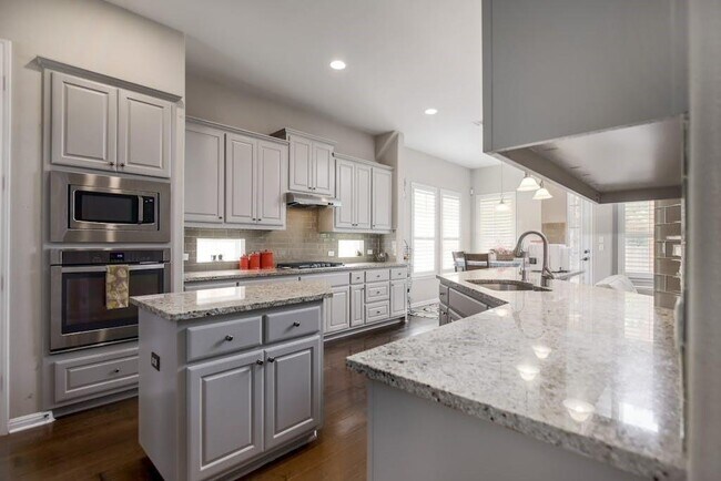 Building Photo - 121 Alondra Way