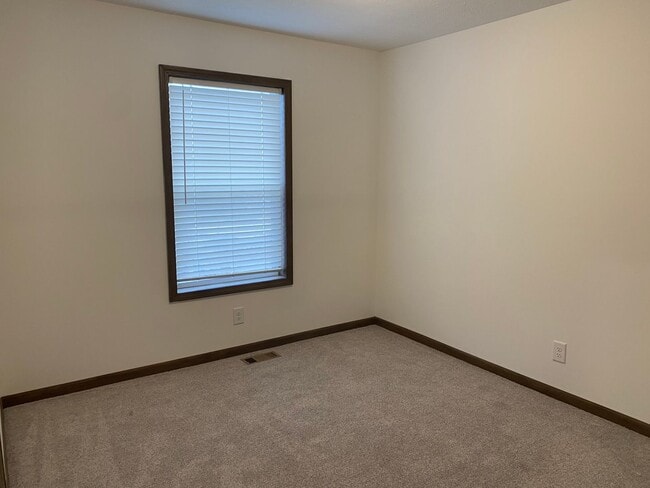 Building Photo - 3 Bedroom House in McLean!