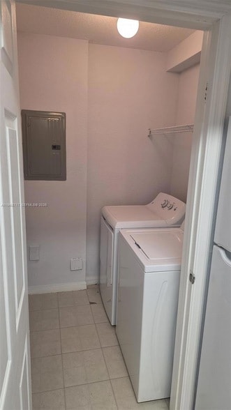 Building Photo - 15065 Michelangelo Blvd