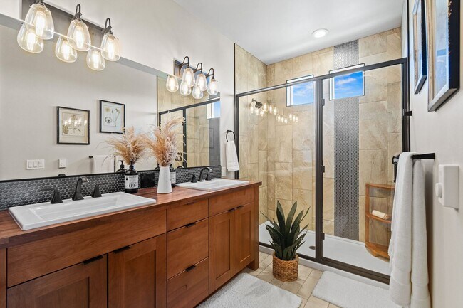 Building Photo - 24493 E Pinnacle Ct