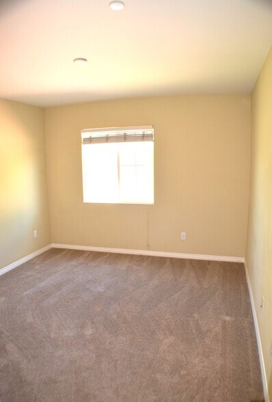 Building Photo - 32436 Shadow Canyon Trl