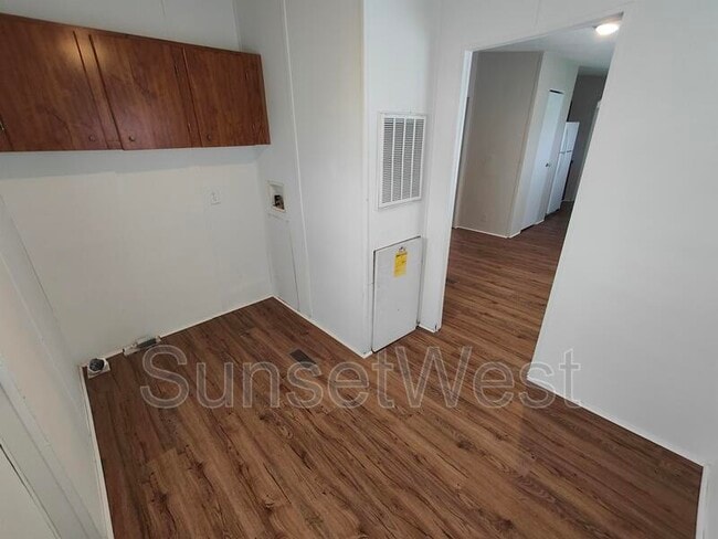 Building Photo - 217 E Tower Ln