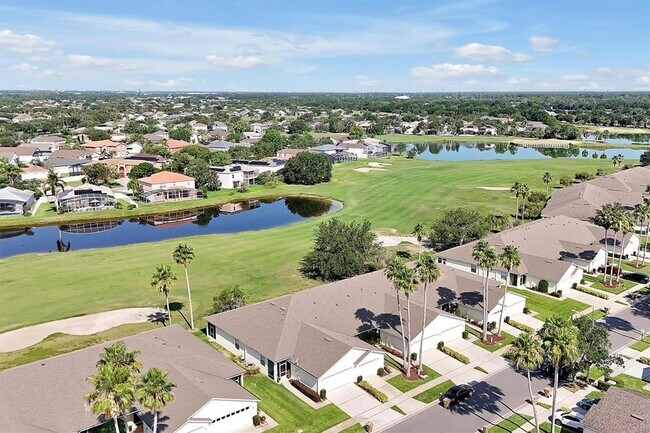 Building Photo - 168 Club Villas Ln