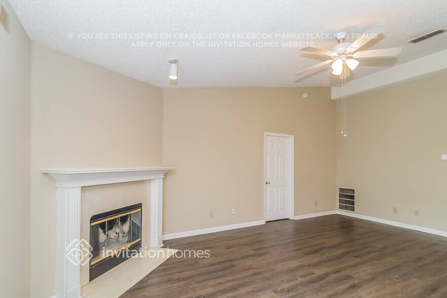 Building Photo - 12963 Silver Springs Dr N