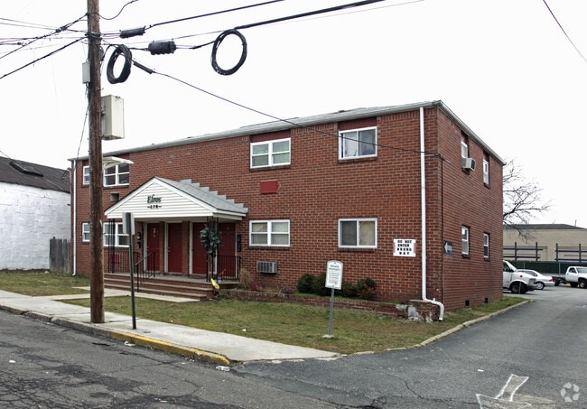 Primary Photo - Elros Village Apartments