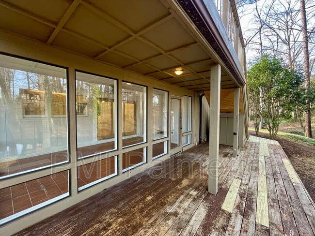 Building Photo - 1422 Beaver Dam Rd