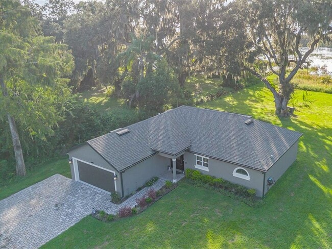 Building Photo - LAKE FRONT BRAND NEW Beautiful 3 bedroom on Lake Toho!