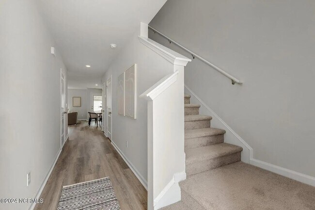 Building Photo - 7787 Pennycress Dr