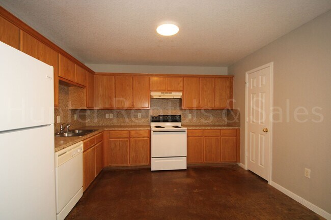 Building Photo - Cove Duplex