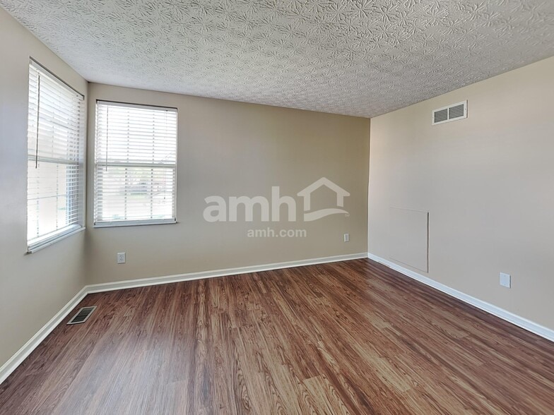 Building Photo - 942 Mahle Dr