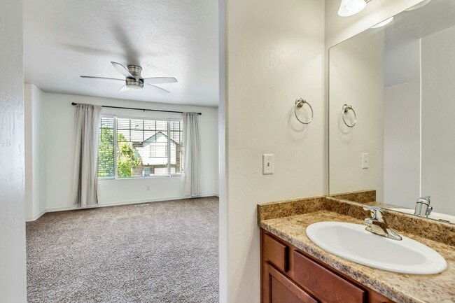 Building Photo - 93 River View Dr