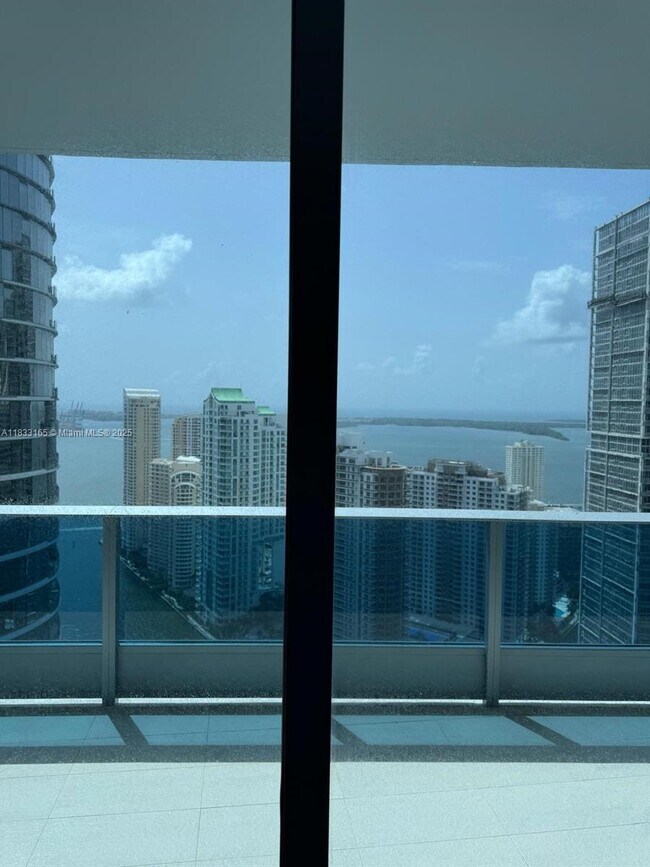 Building Photo - 200 Biscayne Blvd Way