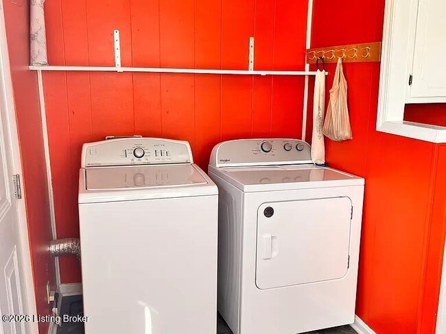 Building Photo - 3724 Bashford Ave