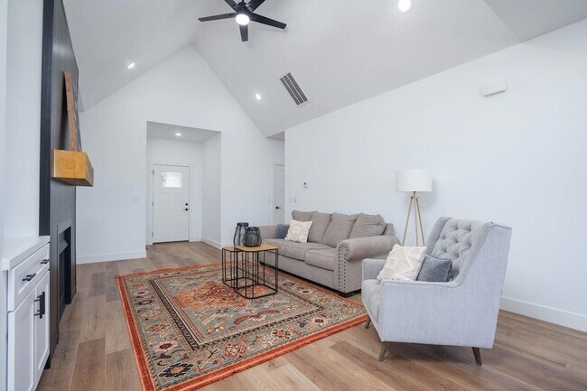 Building Photo - 1367 N Harper Ridge Dr