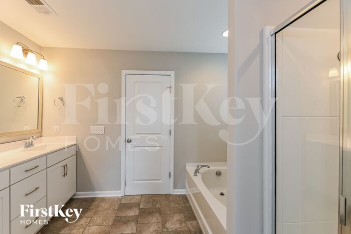 Building Photo - 409 Flat Rock Ln