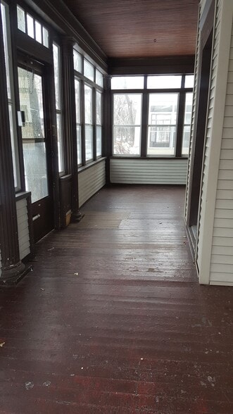 porch - 3300 1st Ave S