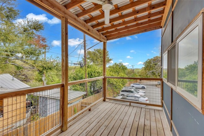 Building Photo - 1518 Parker Ln