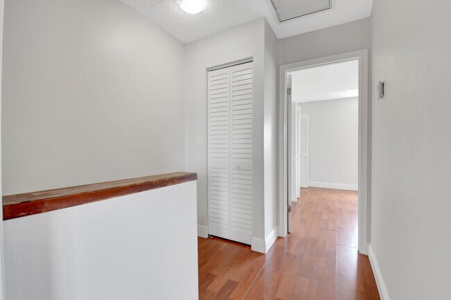 Building Photo - 1506 Wharf Ln