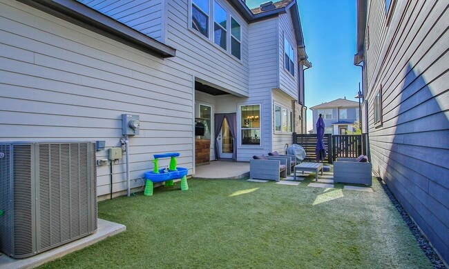 Building Photo - 18618 Admiration Dr