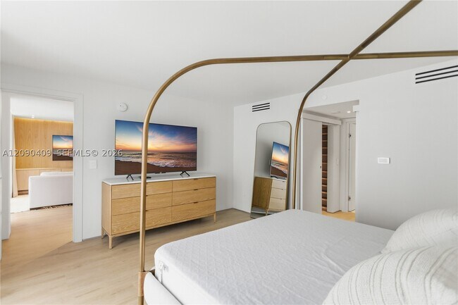Building Photo - 9195 Collins Ave