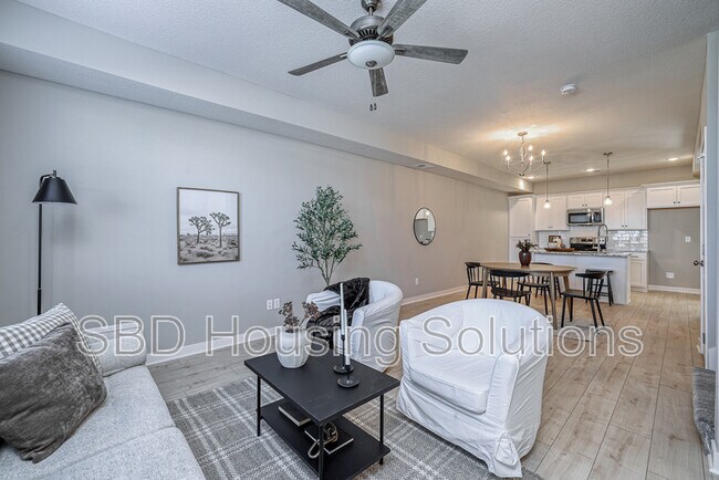 Building Photo - 12403 S Parkwood Ln