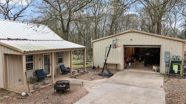 Building Photo - 9942 Calvary Rd
