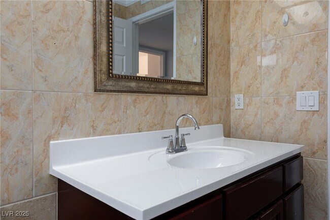 Building Photo - 3217 Ventana Hills Dr